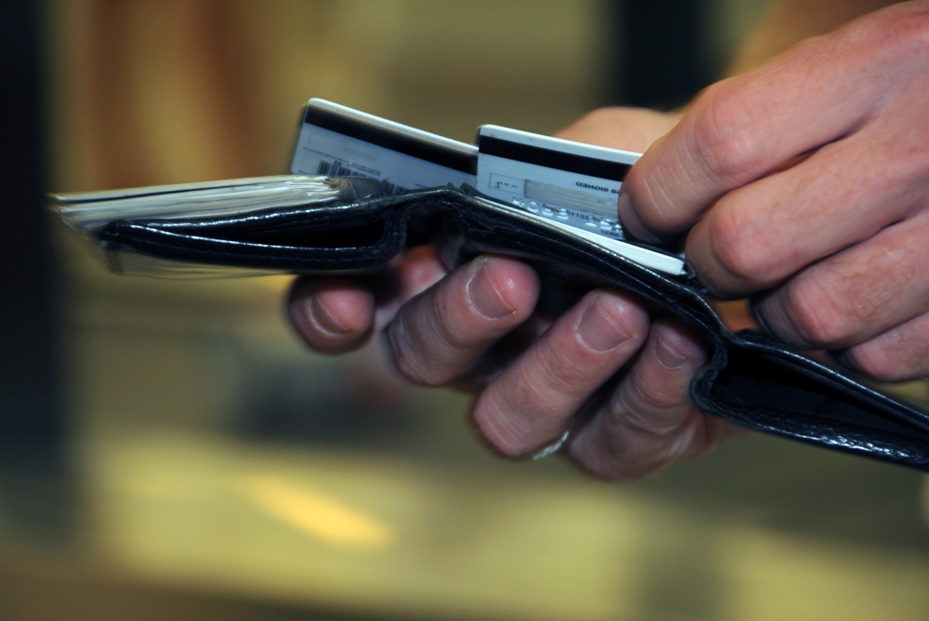 putting card inside wallet